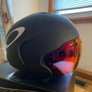 Oakley Aro7 cycling helmet